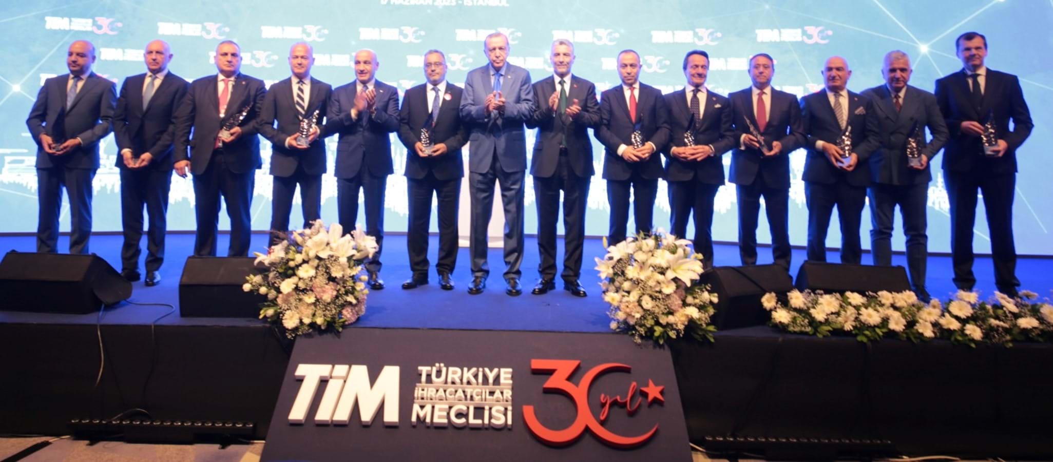 İhracatın şampiyonları ödüllerini Cumhurbaşkanı Erdoğan'dan aldı